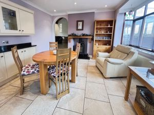 Breakfast room- click for photo gallery